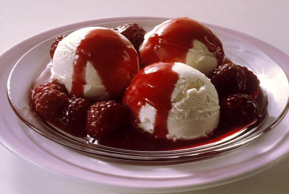 Hot SchokoCake + Vanille Eis